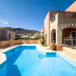 Niriides Villa