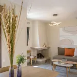 Niriides Villa *