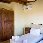 Villa Niriides