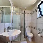 Villa Niriides