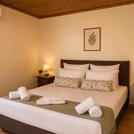 Niriides Villa *