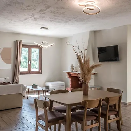 Villa Niriides Luxury *