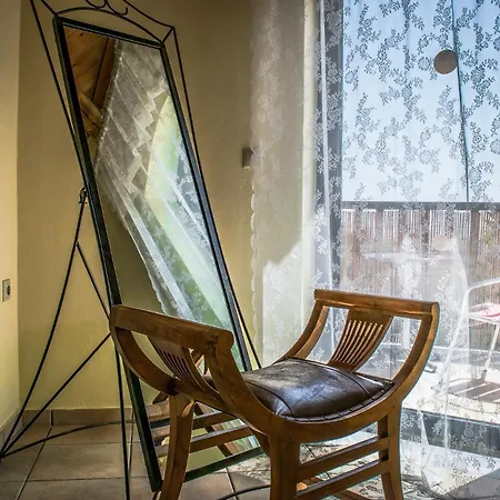 Niriides Luxury Villa *