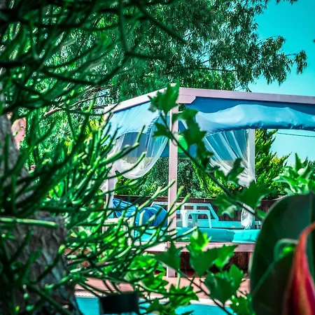 Villa Niriides Luxury *