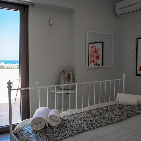 Niriides Luxury Villa
