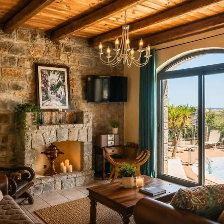 Niriides Villa Herszonisszosz